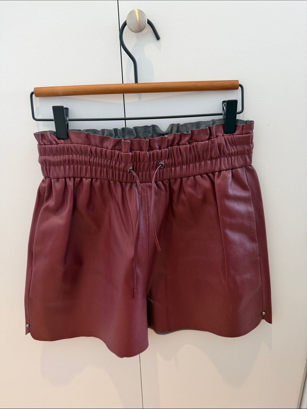 Zara High-Waist Faux Leather Shorts in Burgundy